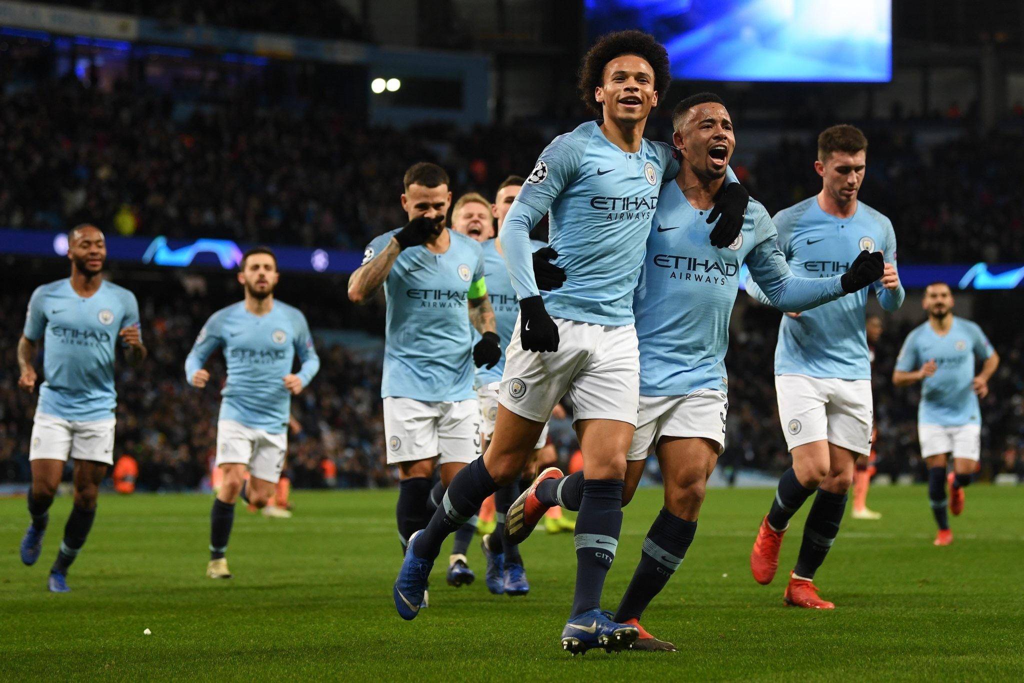 在10月初 在10月初