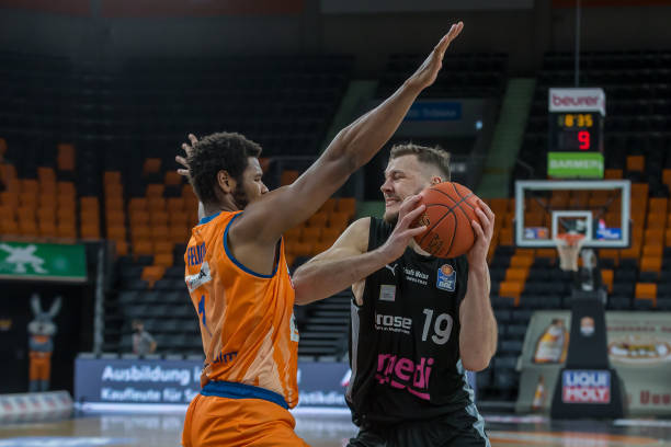 湖人已经落 湖人已经落